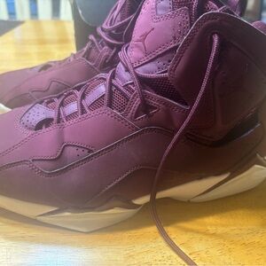 Jordan True Flight Bordeaux Sneakers